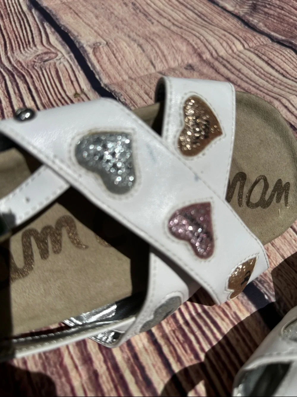 glam White Kids Sandals with Glitter Heart Accents